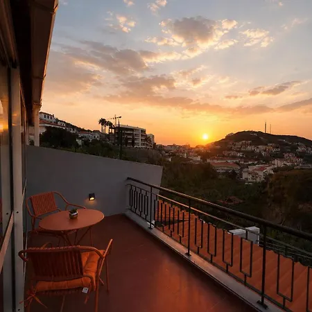 Apartment Mountain Sunset *